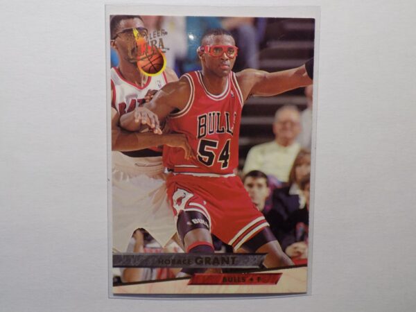 A Chicago Bulls basketball card with Grant Horace on it.