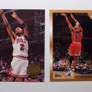 A pair of basketball cards with Ron Harper and Chicago Bulls.