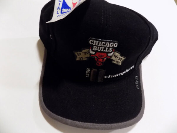 Chicago Bulls SIX-TIME NBA CHAMPIONS Hat (Rare!)