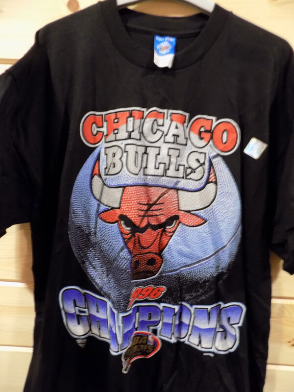 Chicago Bulls XL Black 1996 NBA Champions T-shirt