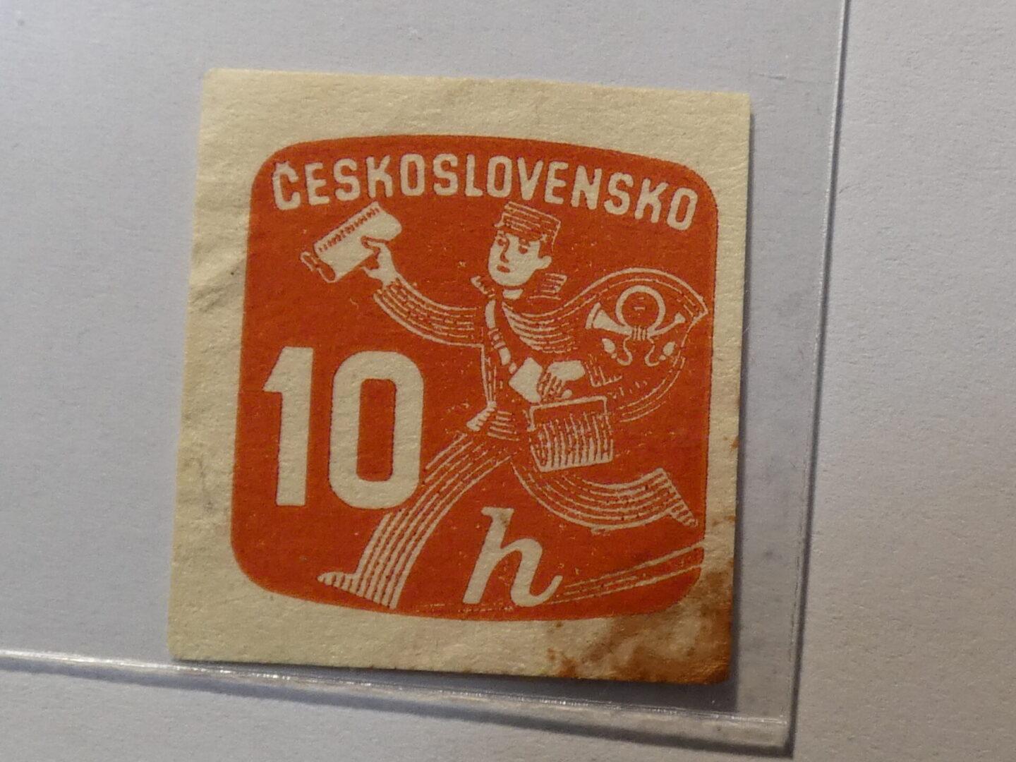 Ceskoslovensko 10H Stamp red