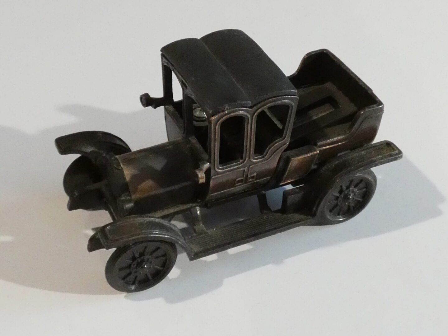 Vintage car shaped pencil sharpener.