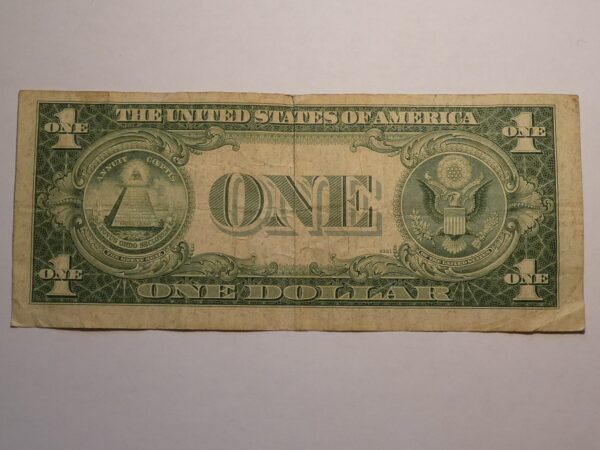 One US dollar bill, front side.