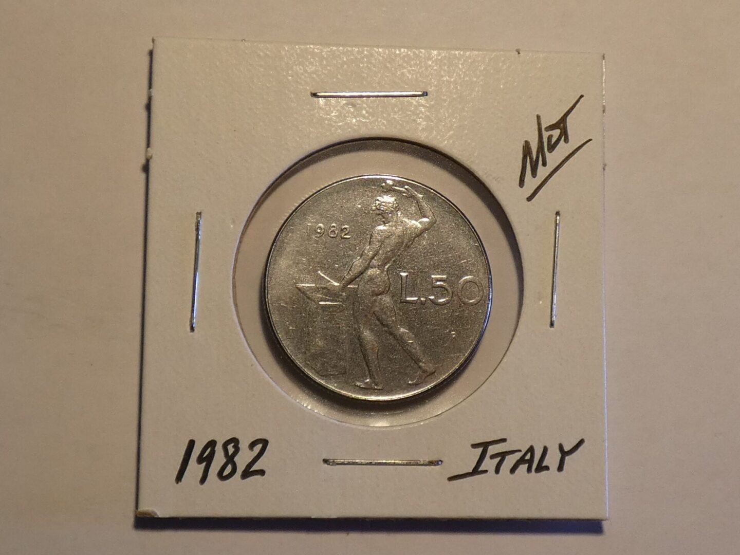 1982 Italian 50 Lire coin.